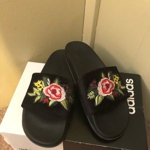 Floral slides😍